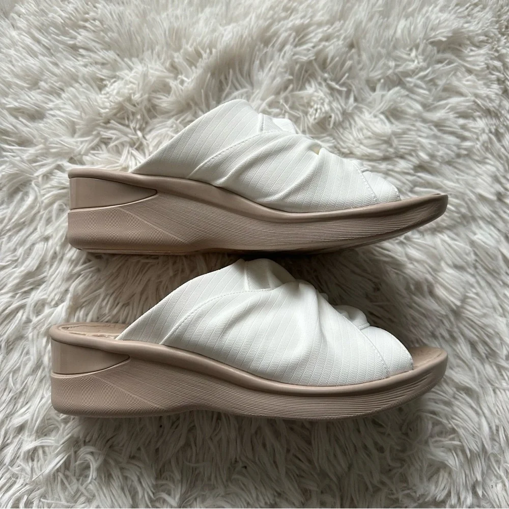 Lifestride Bzees Smile Wedge Sandal White New In Box Size 11 - Picture 3 of 9